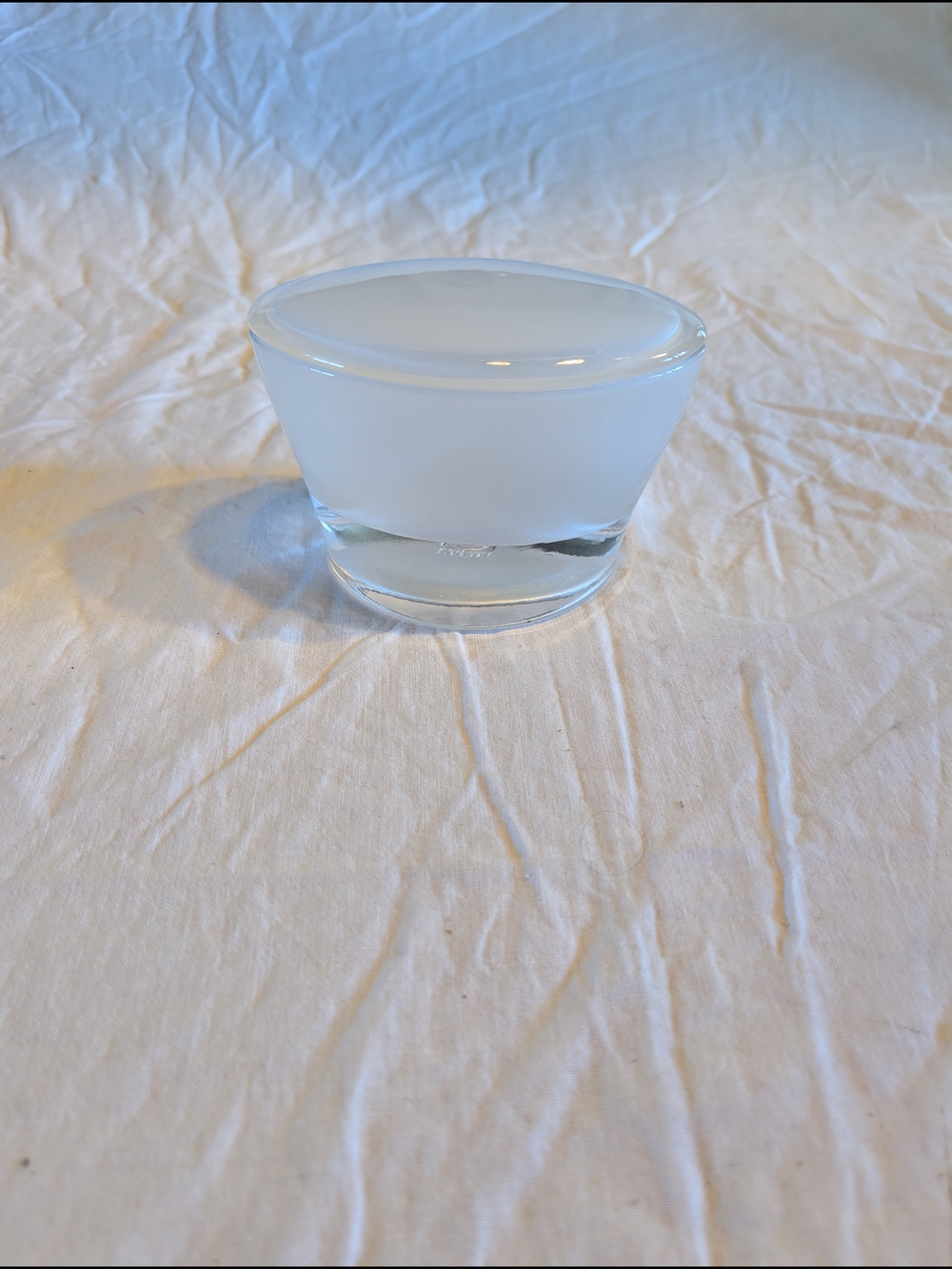 2/40$ Vintage White Frosted Glass Trinket Box